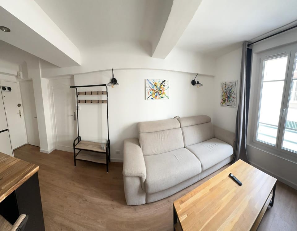 Charming and very central 2 rooms apartment Apartment in French Riviera