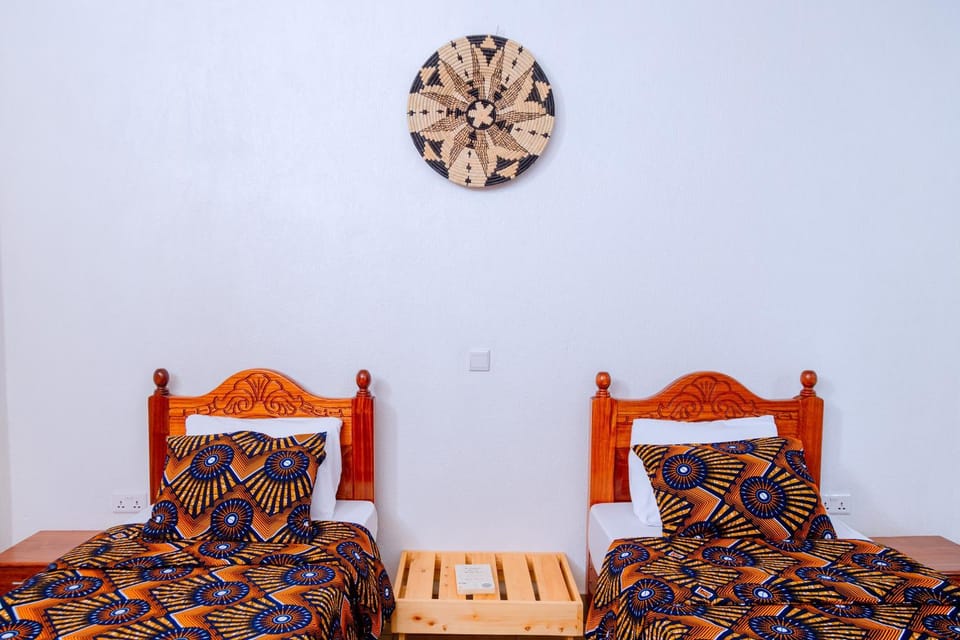 Bed, Photo of the whole room, Decorative detail, Decorative detail, Bedroom