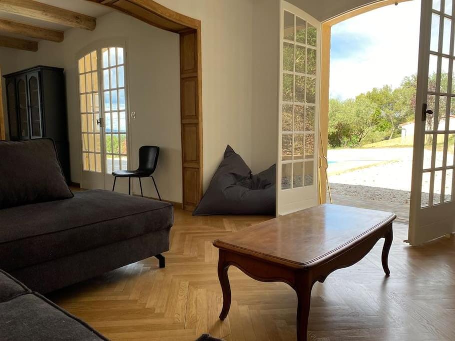 L'oustal des cigales, villa avec piscine privée Villa in Occitanie