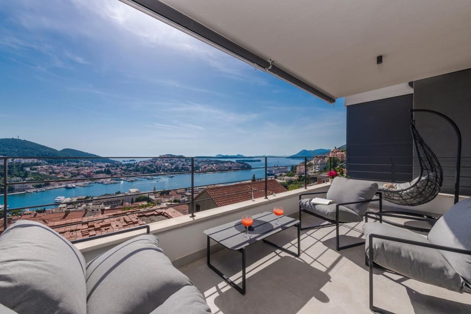 Day, View (from property/room), Balcony/Terrace, Seating area, Sea view