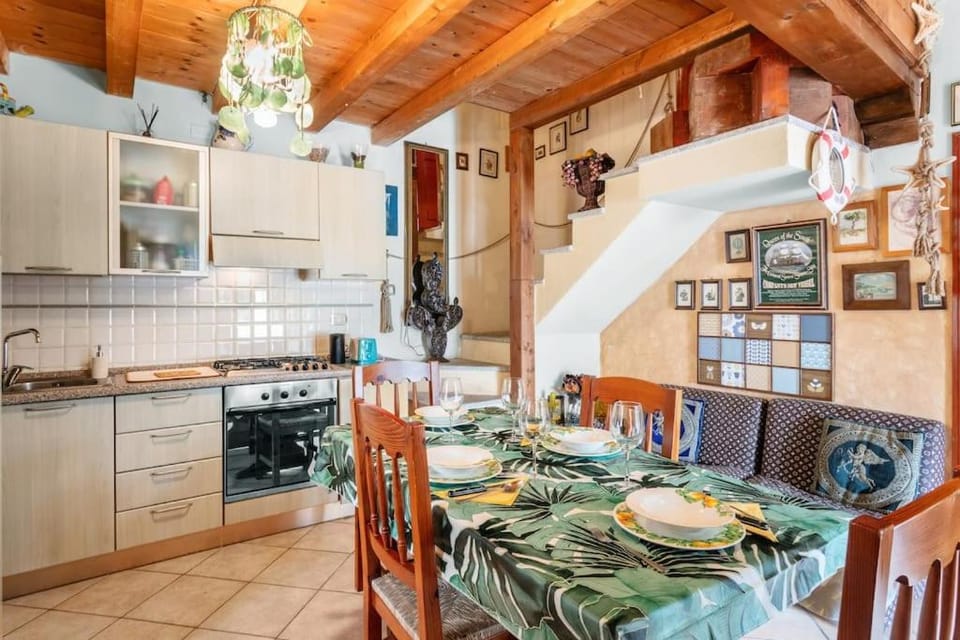 5 min from the sea - Jacuzzi Garden Parking Wifi House in Sardinia