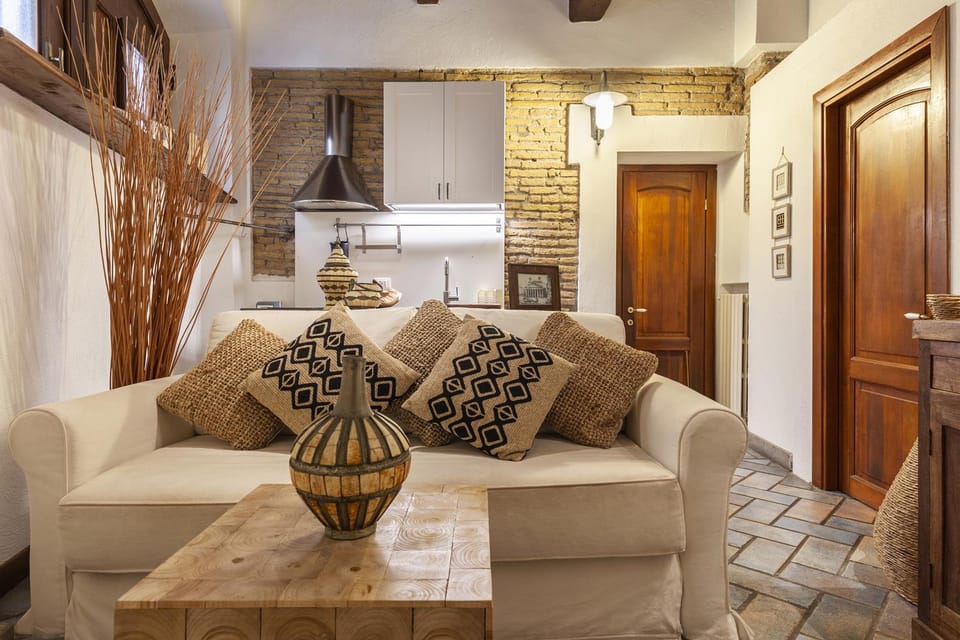 Kitchen or kitchenette, Living room, Seating area