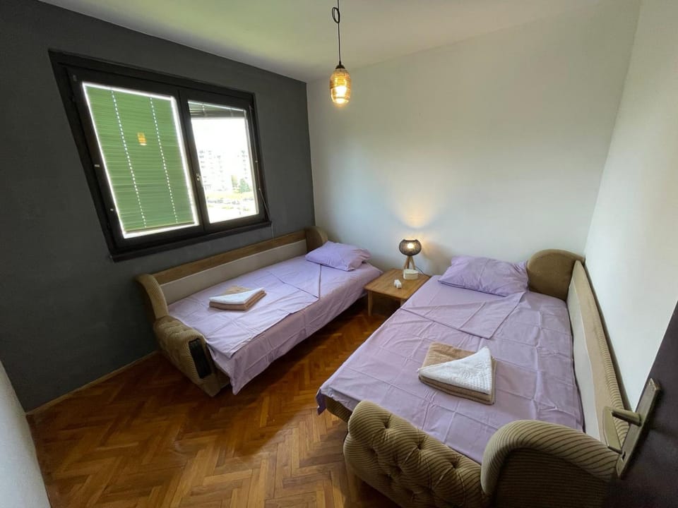Photo of the whole room, Bedroom, towels