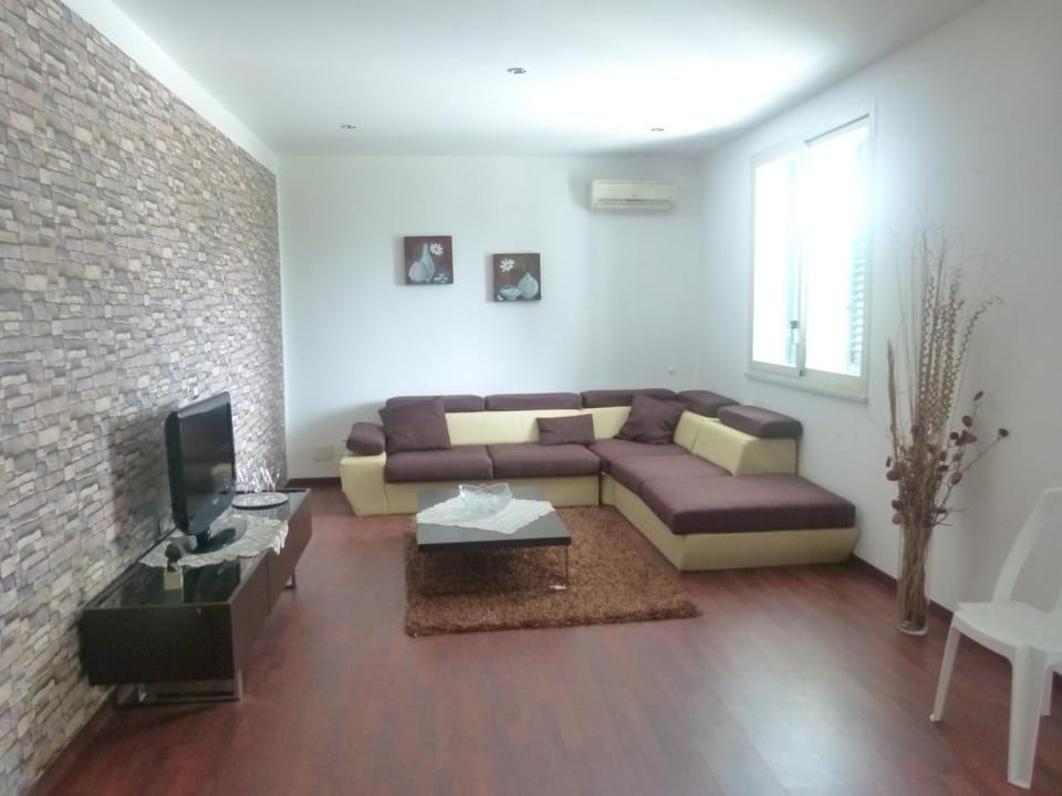 Communal lounge/ TV room, TV and multimedia