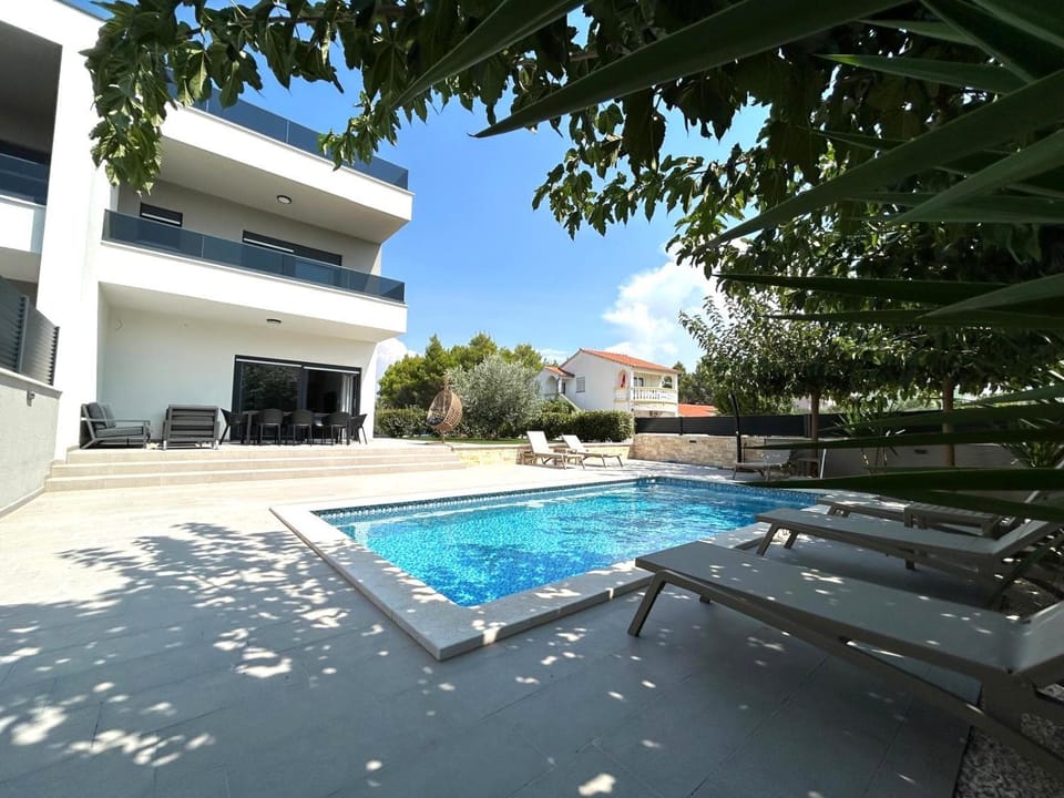 Property building, Swimming pool