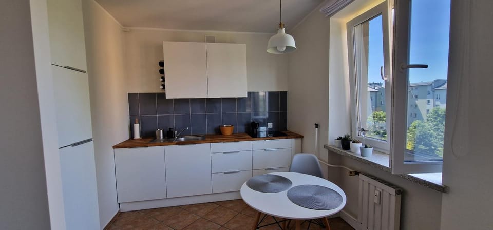 Kitchen or kitchenette, Dining area, Communal kitchen, stove, kitchen