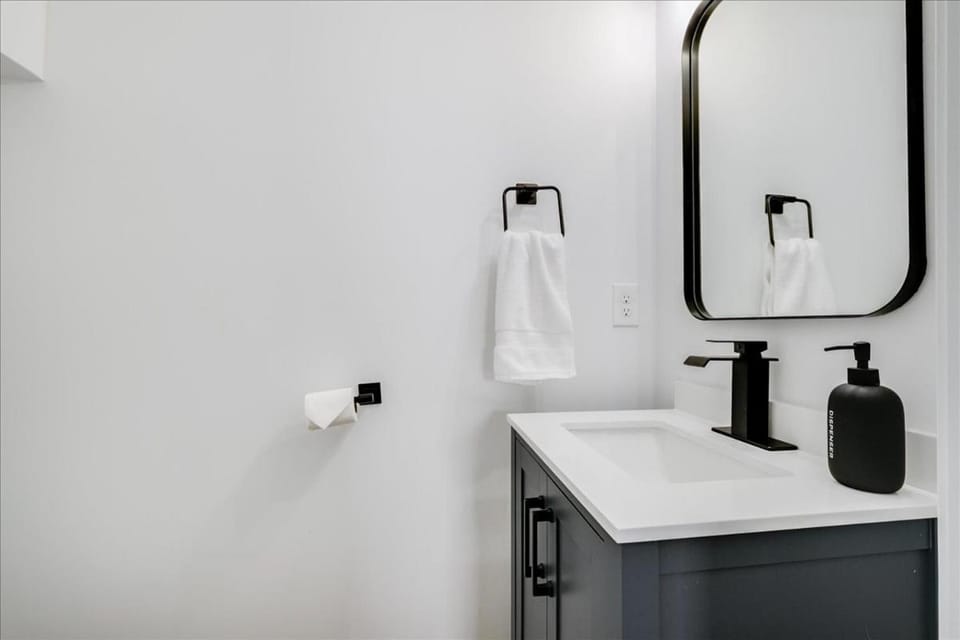 Bathroom, towels