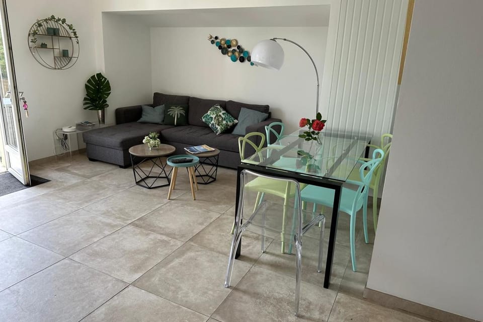 Pretty harbour house with garden House in Mandelieu-La Napoule