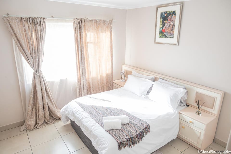 Premium Getaway at Menlyn Maine Apartment in Pretoria