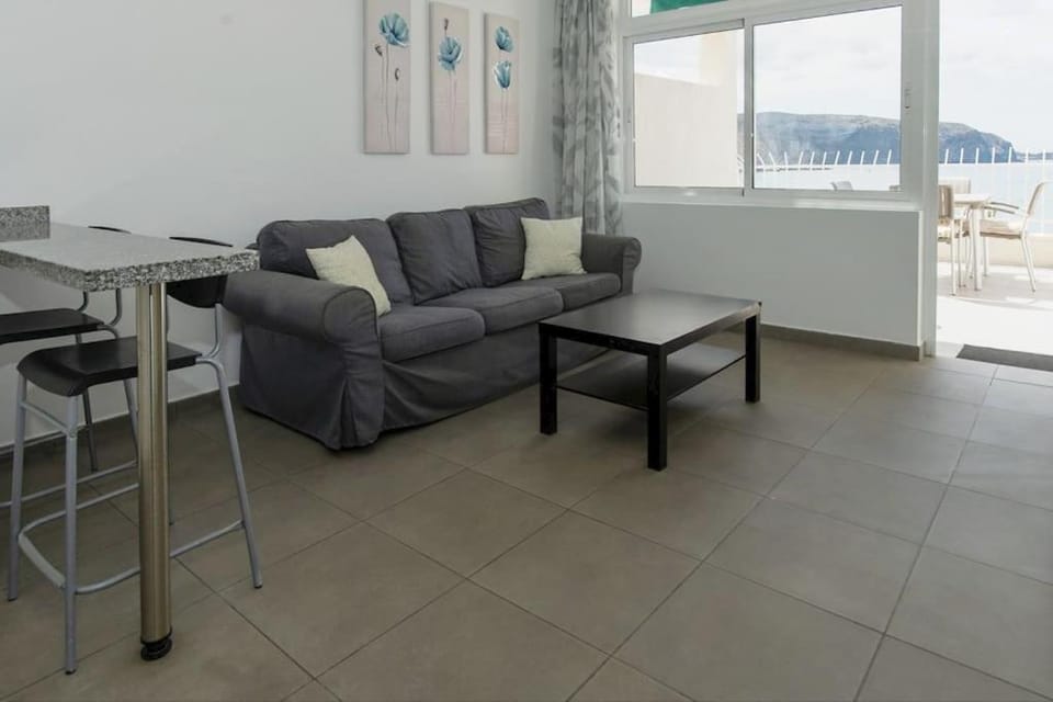Los Cristianos, Ocean and Harbour view, pedestrian Apartment in Los Cristianos