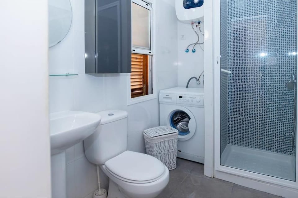 Los Cristianos, Ocean and Harbour view, pedestrian Apartment in Los Cristianos
