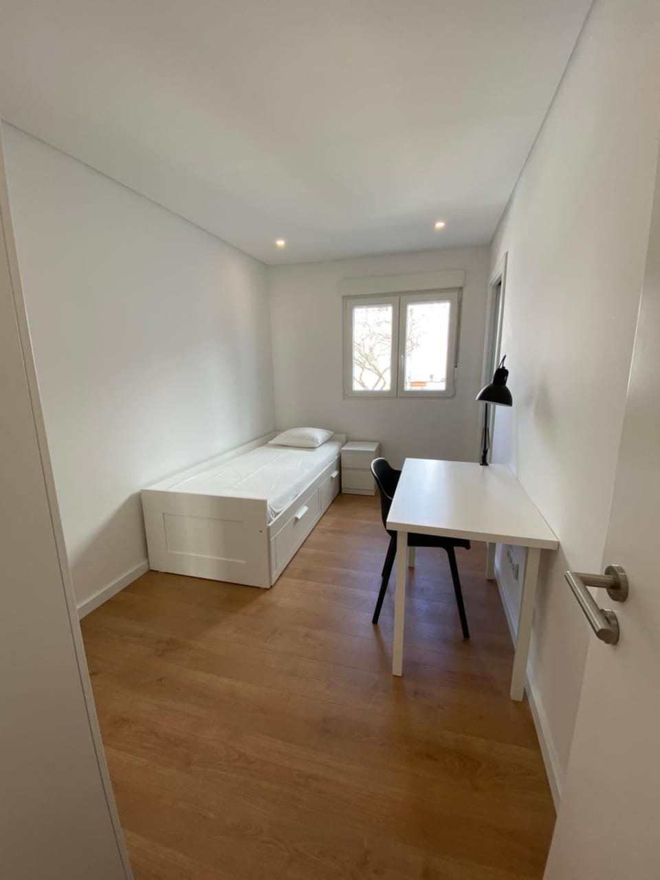 Carcavelos Beach Serviced Apartment 12 Bed and Breakfast in Carcavelos