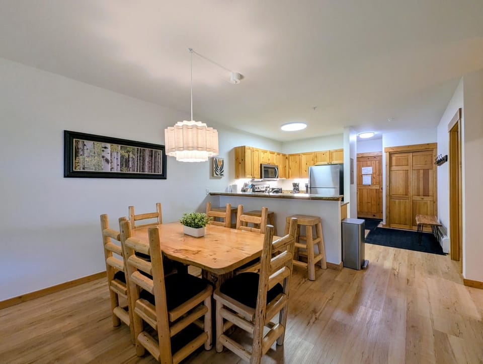 Kitchen or kitchenette, Dining area, wardrobe, kitchen
