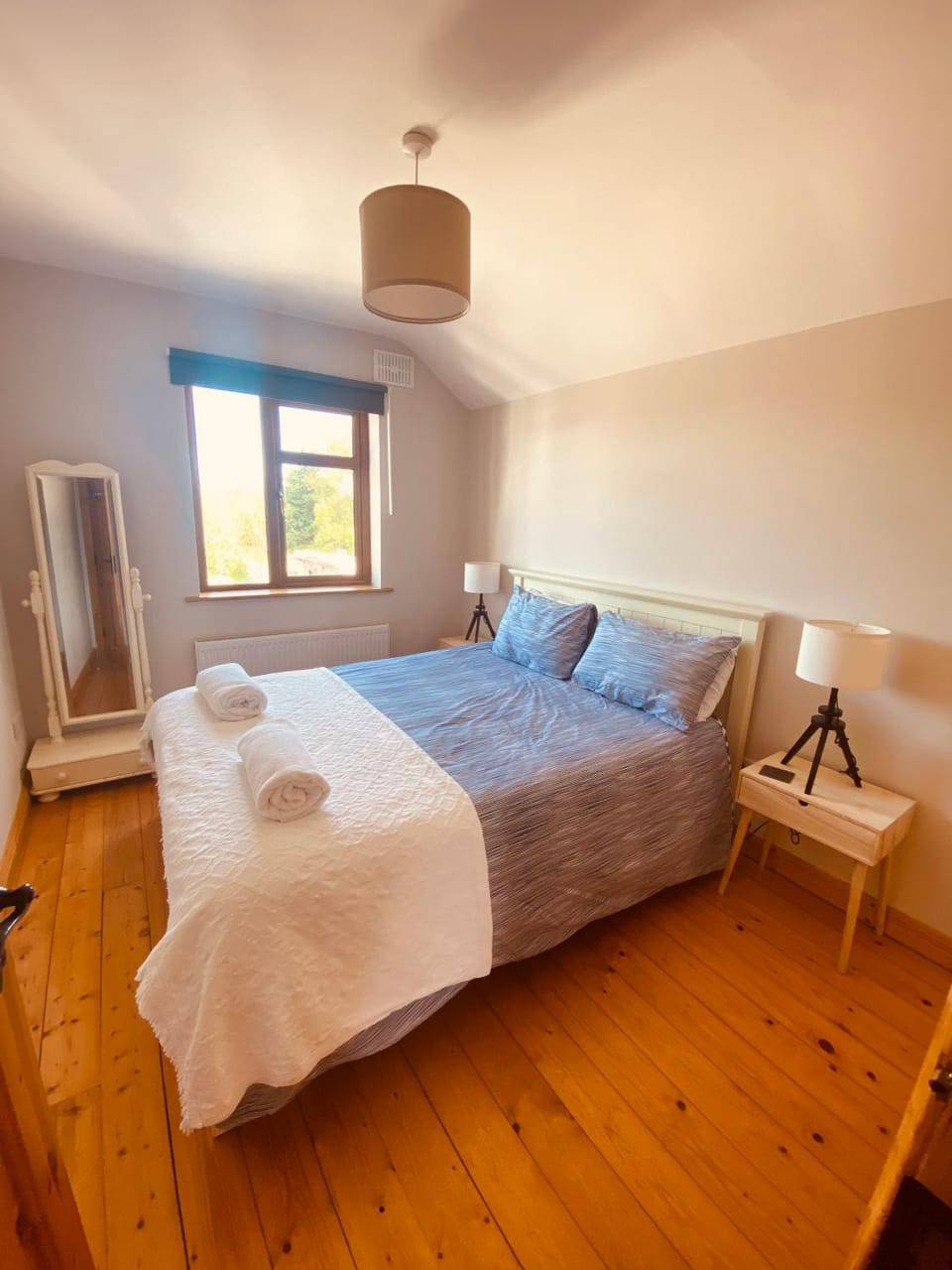 Cosy 3 bedroom townhouse with wood pellet stove! House in County Sligo