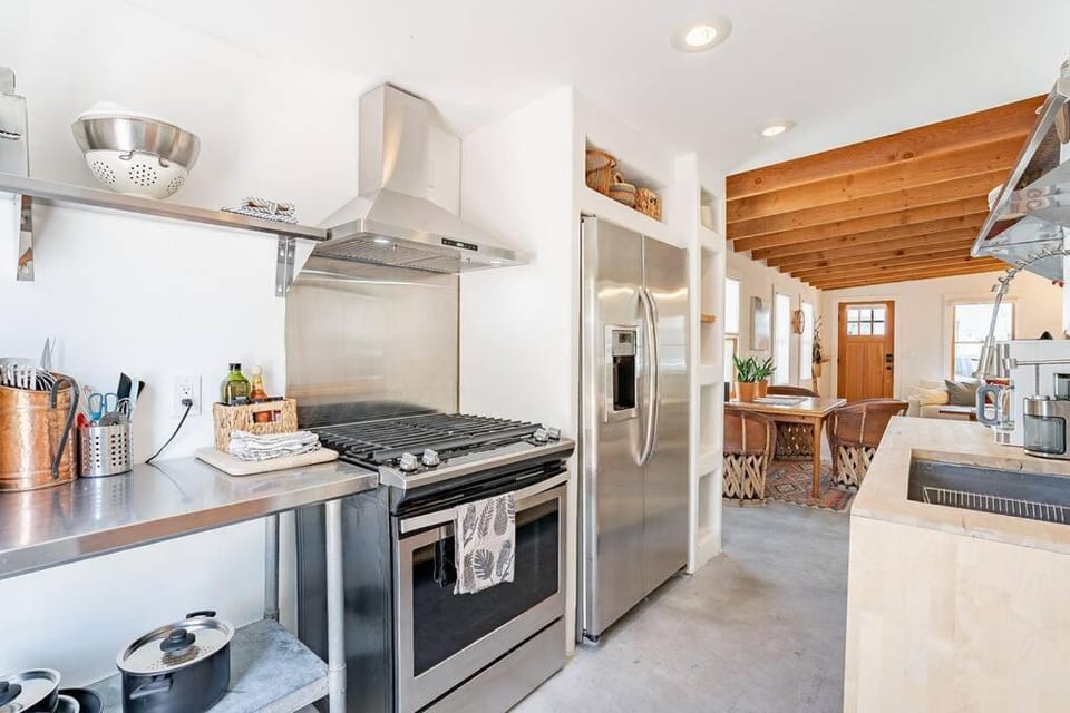 Barrio Retreat - Historic 1900 Studio Adobe Downtown Apartment in Tucson