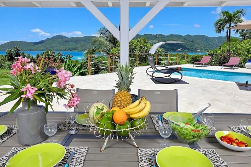Patio, Day, Natural landscape, Garden, Food and drinks, Dining area, Food, Garden view, Mountain view, Pool view, Swimming pool, sunbed