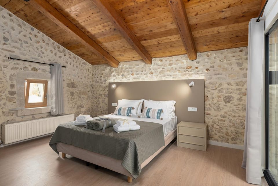 Bed, Garden, Kitchen or kitchenette, Living room, Bedroom