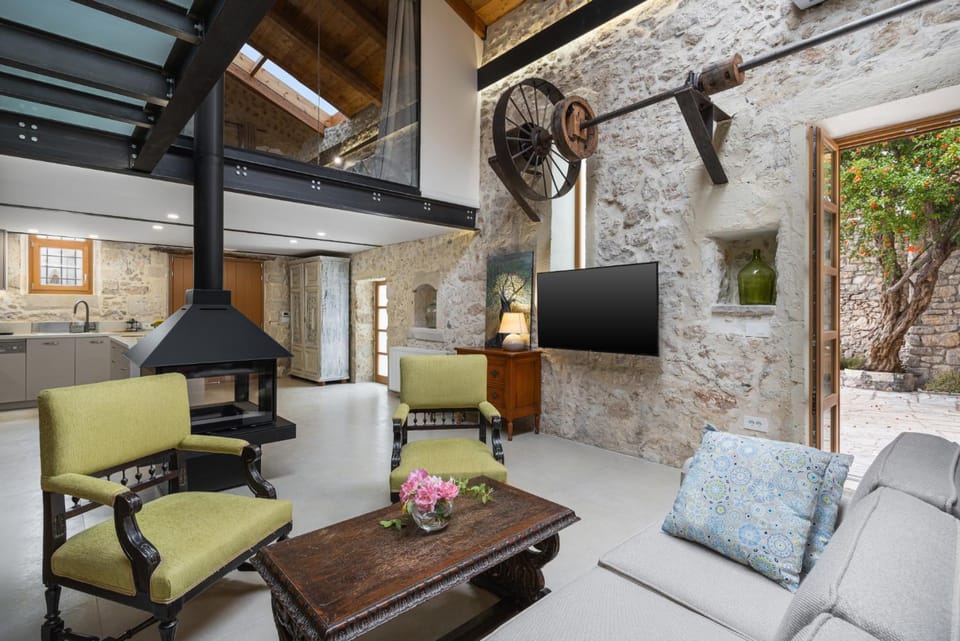 Garden, Living room