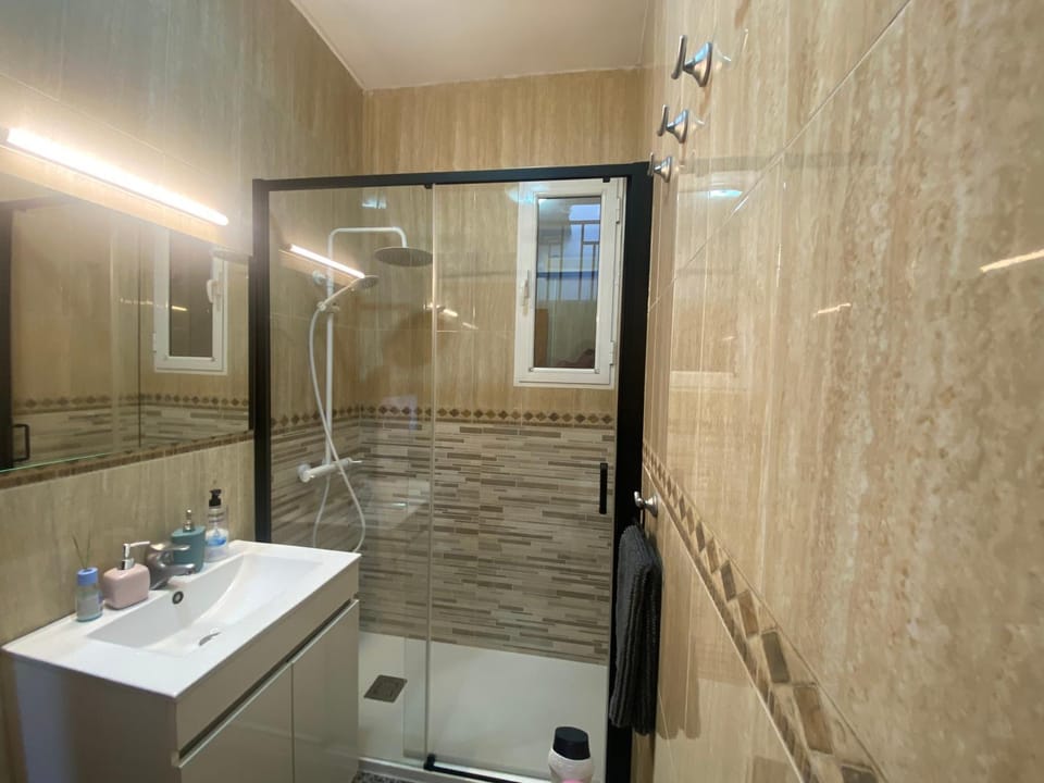 Shower, Bathroom