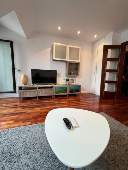 Aura Oviedo,Atico con garaje 604C by R2R Consulting Apartment in Oviedo