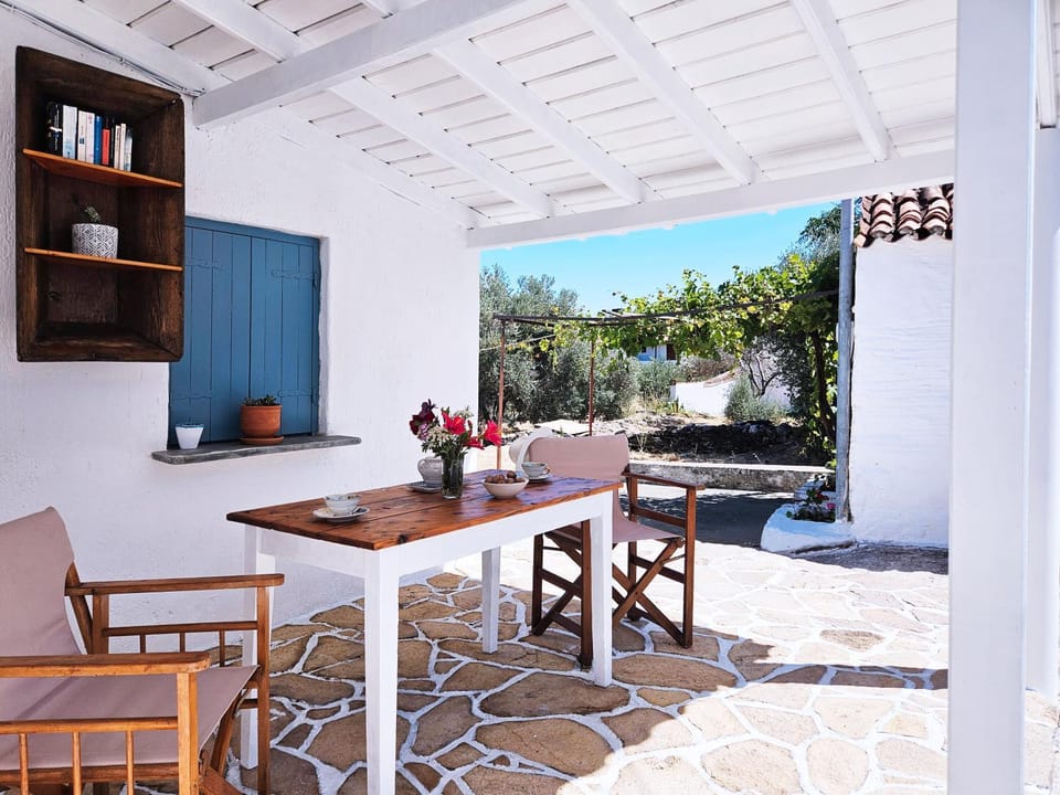 Patio, Day, Garden, View (from property/room), Balcony/Terrace, Seating area, Dining area, Garden view