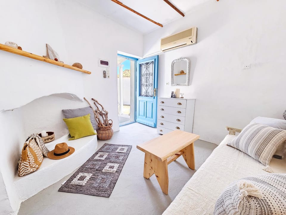 Living room, air conditioner