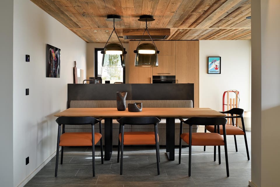 Living room, Dining area