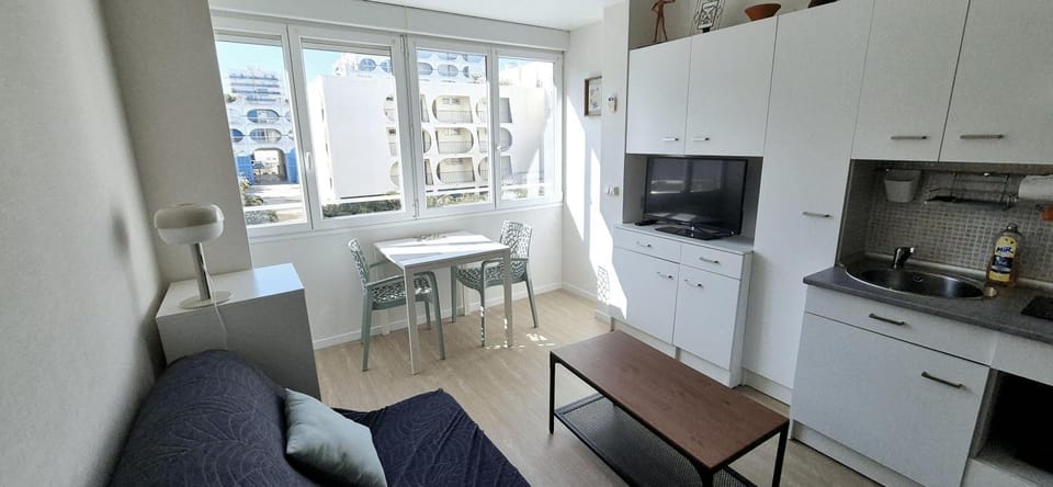TV and multimedia, Dining area