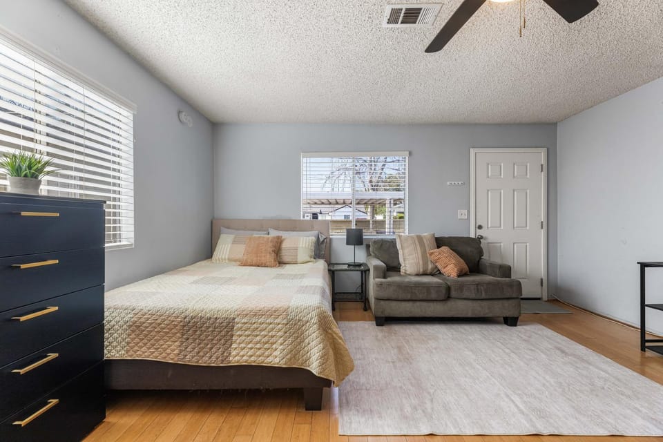 Living room, Bedroom