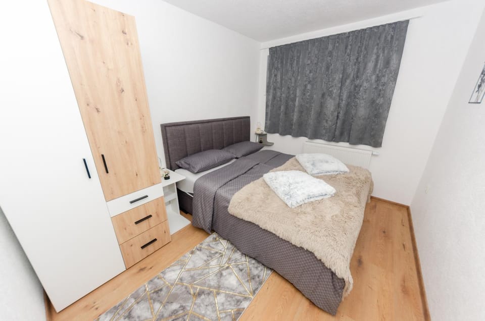 Bed, Photo of the whole room, Bedroom, wardrobe