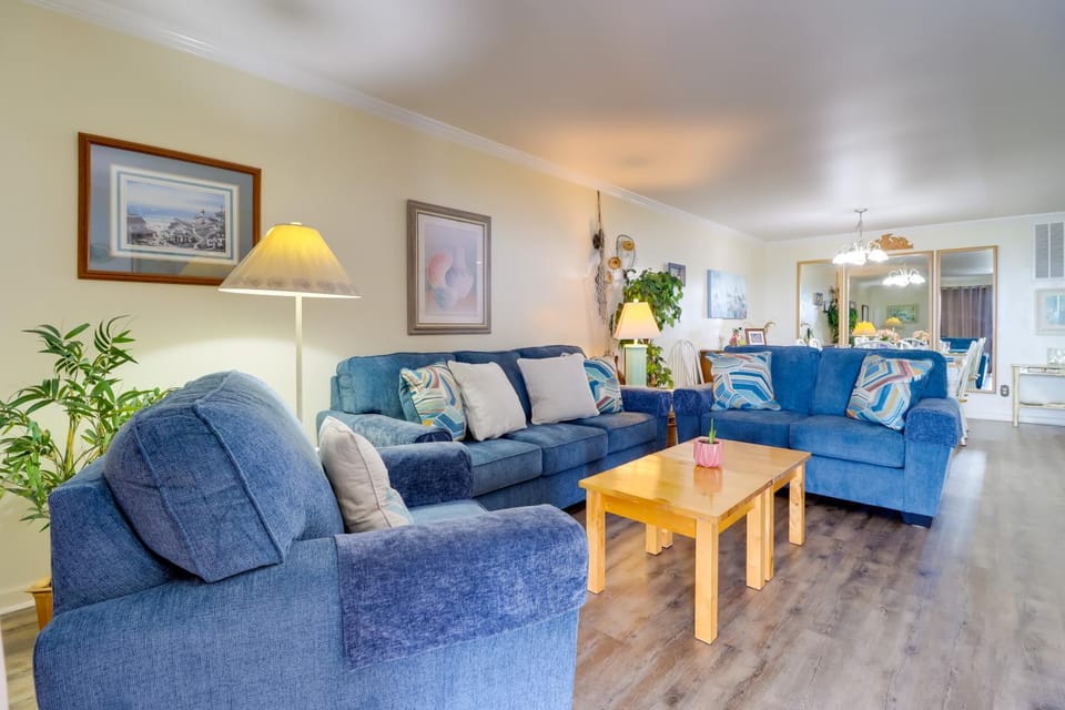 Oceanfront Carolina Beach Condo, Steps to Shore! House in Carolina Beach