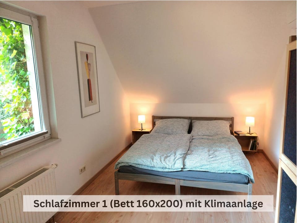 Bed, Photo of the whole room, Bedroom, Text overlay