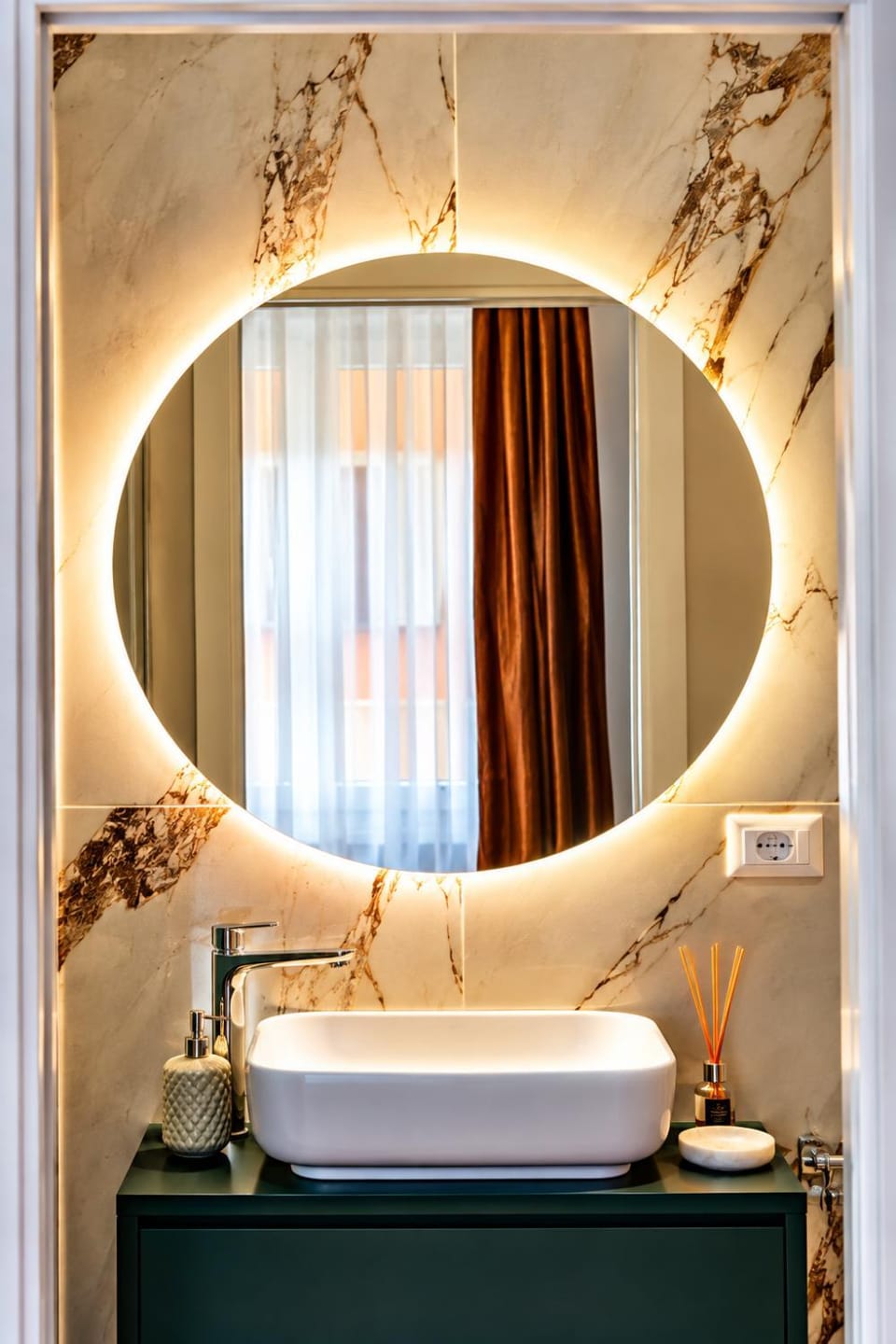 Casa Caterina Holiday House - Bright Modern Apartment Near Trastevere Apartment in Rome