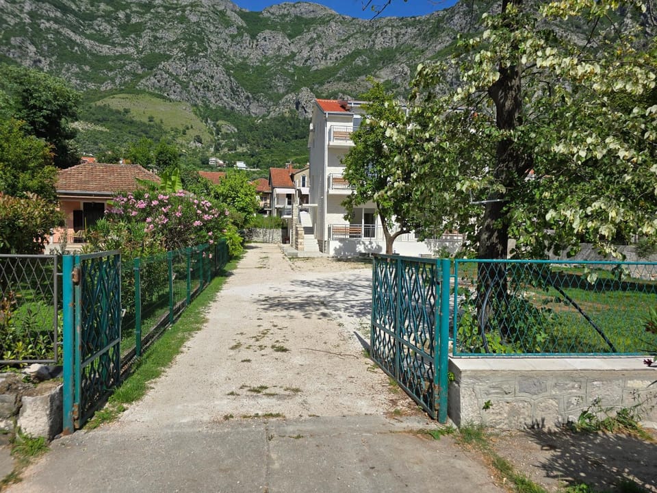 Property building, Facade/entrance