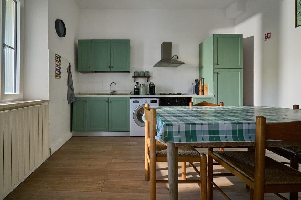 Property building, Kitchen or kitchenette, Living room