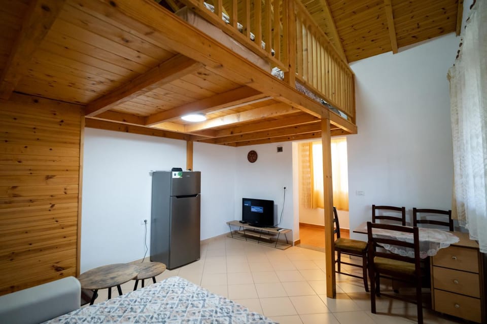 TV and multimedia, Living room, Seating area, Dining area, Evening entertainment
