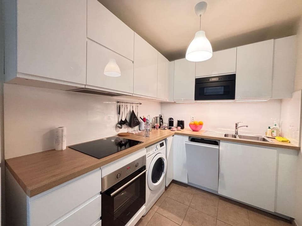 Communal kitchen, dishwasher, washing machine