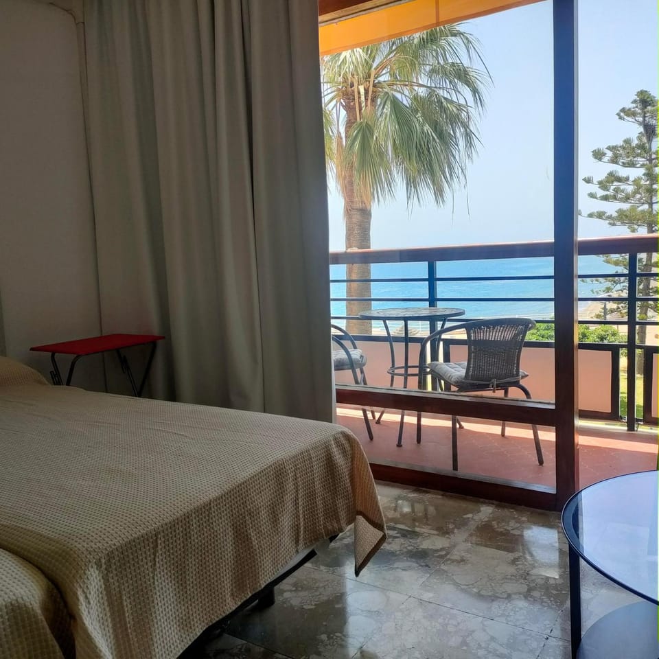 Bed, Sea view