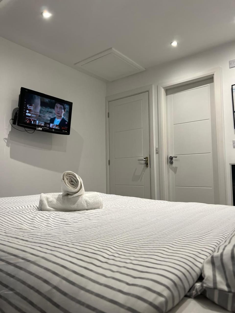 Bed, TV and multimedia