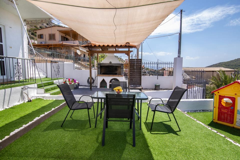 Ξενώνας της Αγάπης House in Islands