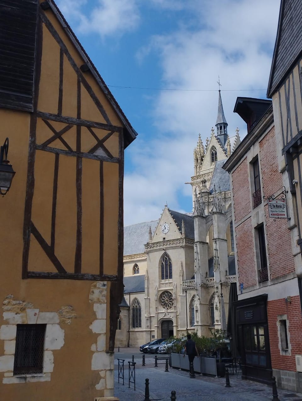 Studio atypique Apartment in Pays de la Loire
