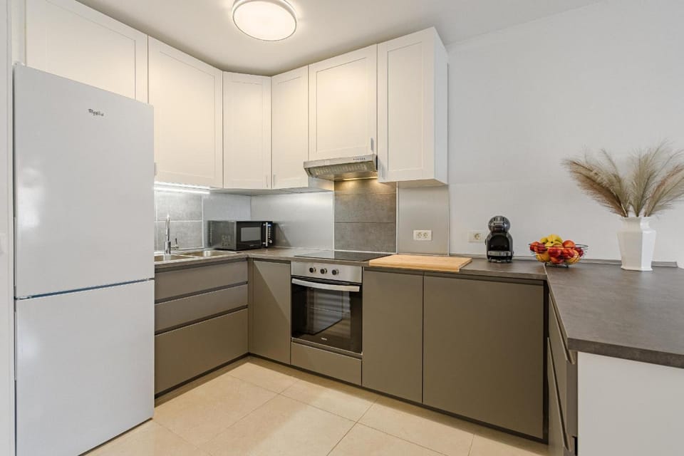 Kitchen or kitchenette, Living room