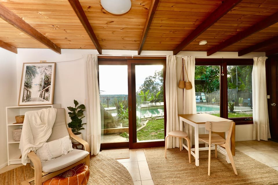 Seating area, Dining area, Garden view