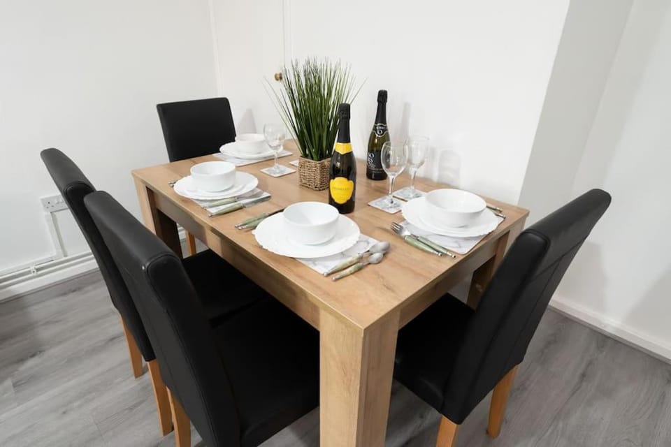 Food and drinks, Dining area