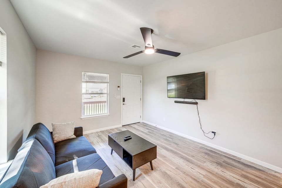 Remodeled Tulsa House w/ Yard ~ 4 Mi to Downtown! House in Tulsa