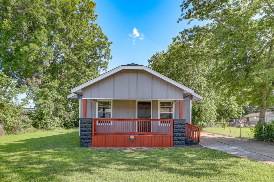 Remodeled Tulsa House w/ Yard ~ 4 Mi to Downtown! House in Tulsa