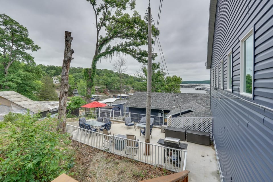 Kayaks, Boat Slip, Game Room, Calm Cove, Great Loc Apartment in Osage Beach