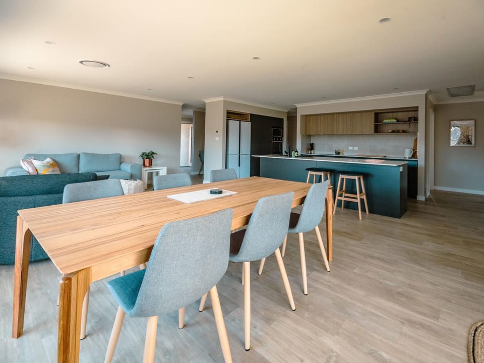 Coastal Bliss Retreat Elegant Beachside Escape at Hawley Beach House in Tasmania