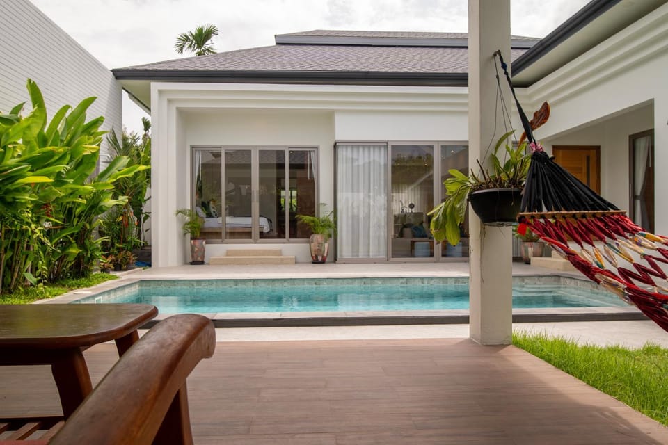 Property building, Patio, Garden, Garden, Garden view, Pool view, Swimming pool