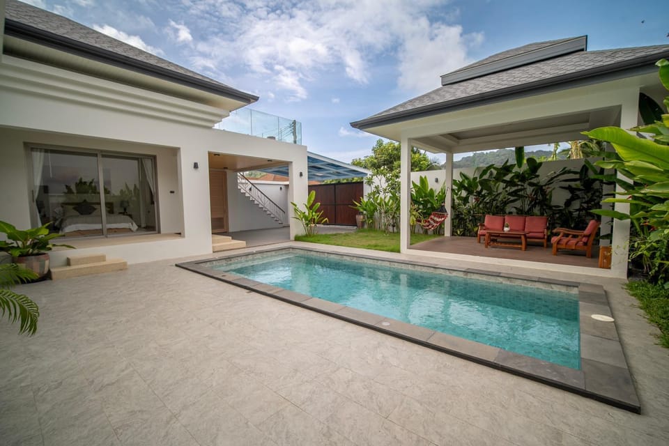 Property building, Patio, Garden, Garden, Garden view, Pool view, Swimming pool